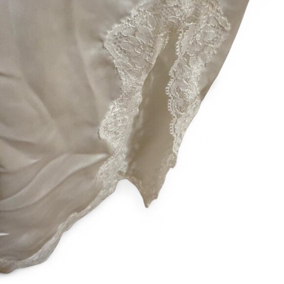 Vintage Women's Y2K White Cream Victoria's Secret Bridal Lace Trim Slip Sz L - Picture 3 of 4
